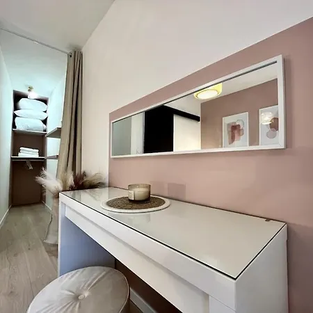 Superbe Au Centre Ville/balcon Apartamento *